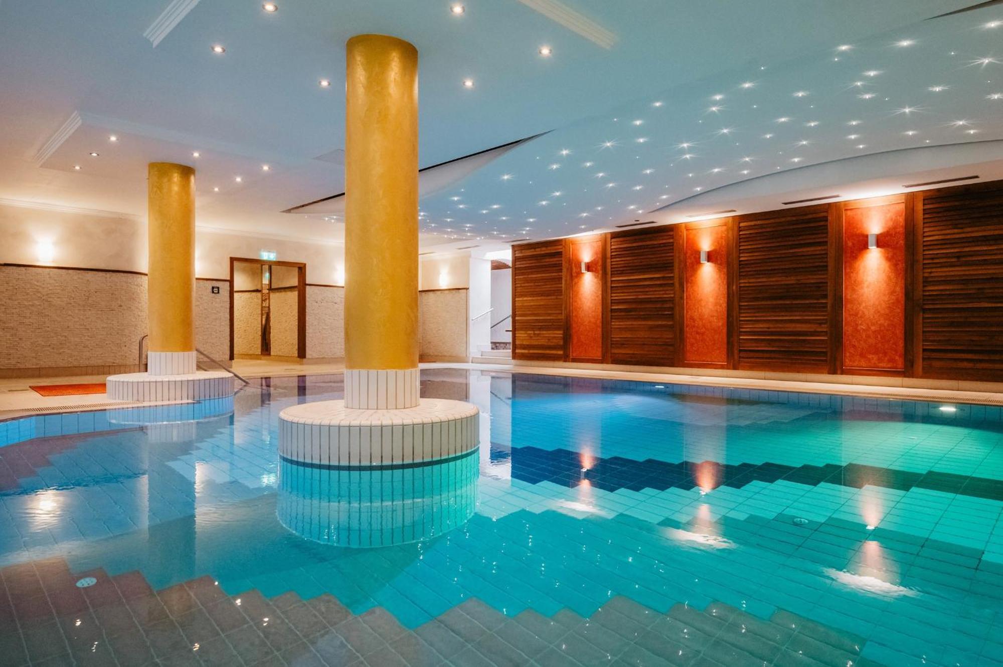 Churfuerstenhof Wellnesshotel バート・ビルンバッハ エクステリア 写真