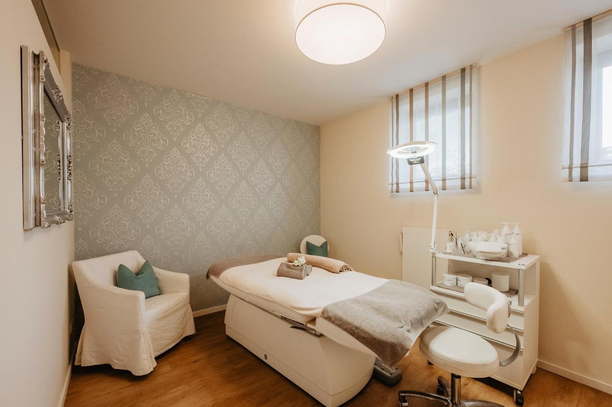 Churfuerstenhof Wellnesshotel バート・ビルンバッハ エクステリア 写真