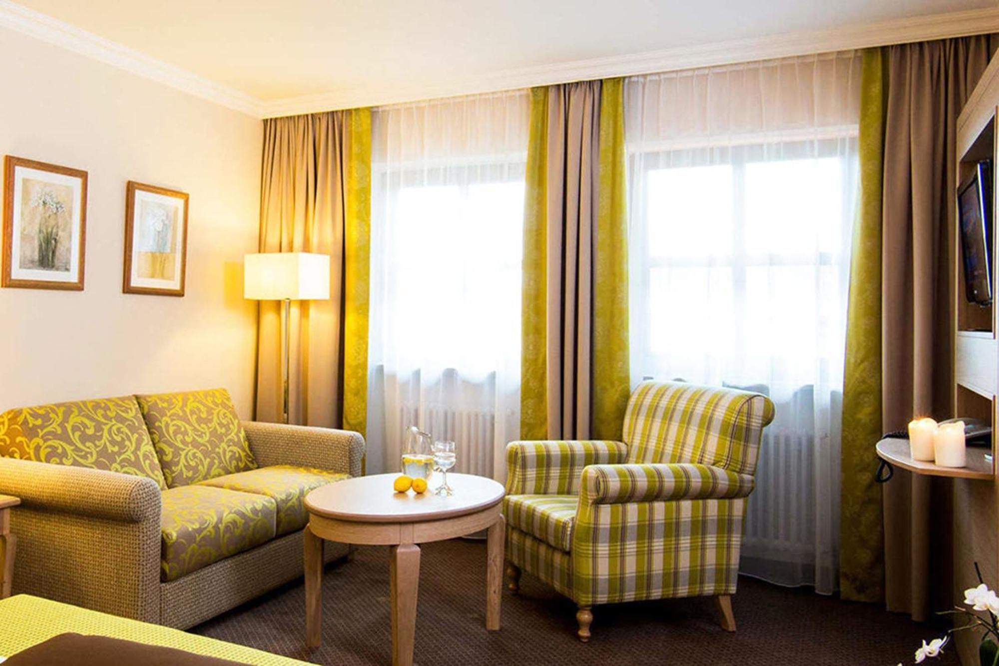 Churfuerstenhof Wellnesshotel バート・ビルンバッハ エクステリア 写真